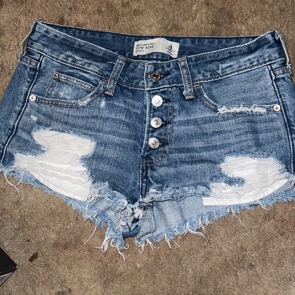 Abercrombie &Fitch shorts size 4 - Picture 3 of 4